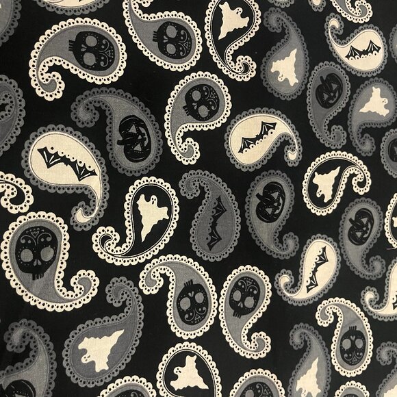 Spooky HALLOWEEN PAISLEY Handmade Cotton Pillowcase fits a Standard/Queen - Picture 1 of 3
